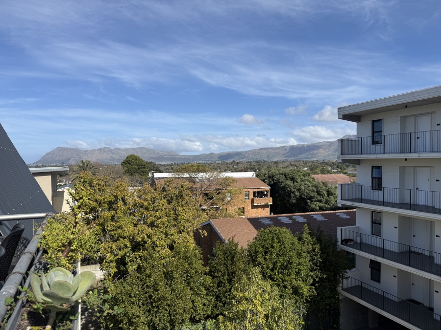 1 Bedroom Property for Sale in Wynberg Upper Western Cape